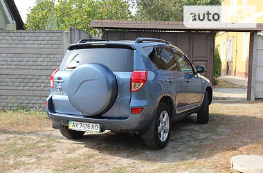 Внедорожник / Кроссовер Toyota RAV4 2006 в Харькове