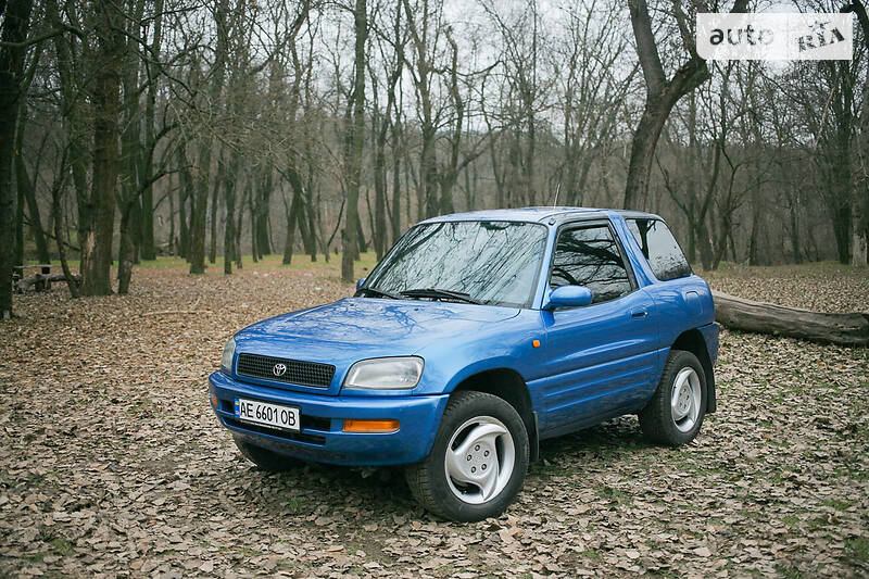 Внедорожник / Кроссовер Toyota RAV4 1996 в Днепре