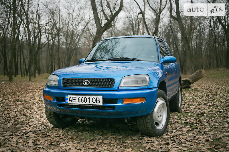 Внедорожник / Кроссовер Toyota RAV4 1996 в Днепре