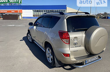 Внедорожник / Кроссовер Toyota RAV4 2007 в Луцке