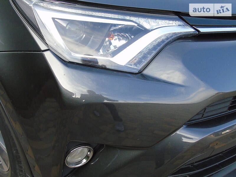 Позашляховик / Кросовер Toyota RAV4 2016 в Южноукраїнську