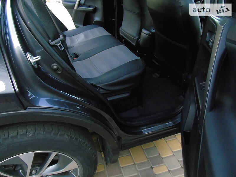 Позашляховик / Кросовер Toyota RAV4 2016 в Южноукраїнську