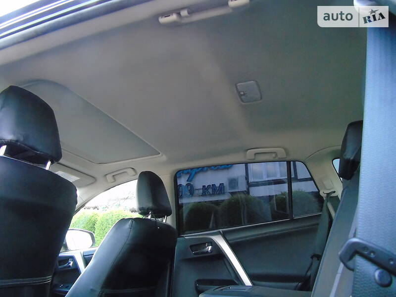 Позашляховик / Кросовер Toyota RAV4 2016 в Южноукраїнську