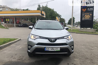 Внедорожник / Кроссовер Toyota RAV4 2016 в Харькове