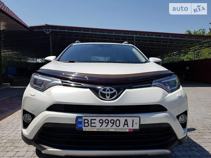 Позашляховик / Кросовер Toyota RAV4 2015 в Первомайську