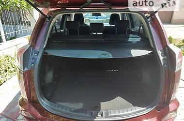 Внедорожник / Кроссовер Toyota RAV4 2015 в 