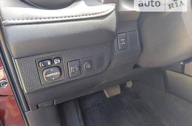 Внедорожник / Кроссовер Toyota RAV4 2015 в 