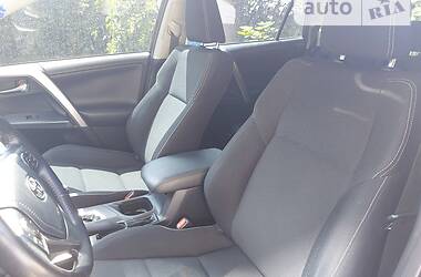 Внедорожник / Кроссовер Toyota RAV4 2015 в 