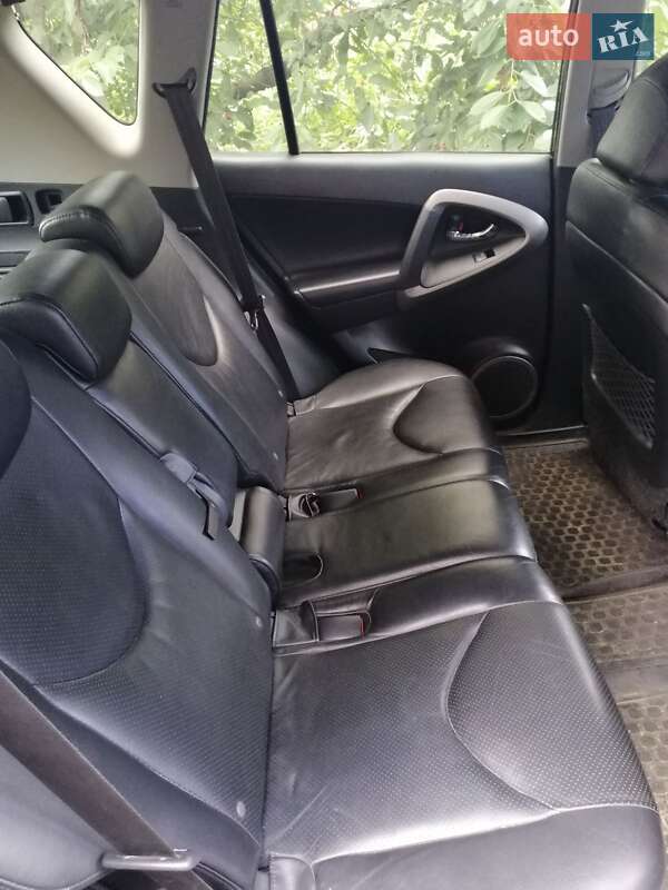 Внедорожник / Кроссовер Toyota RAV4 2007 в Чернигове