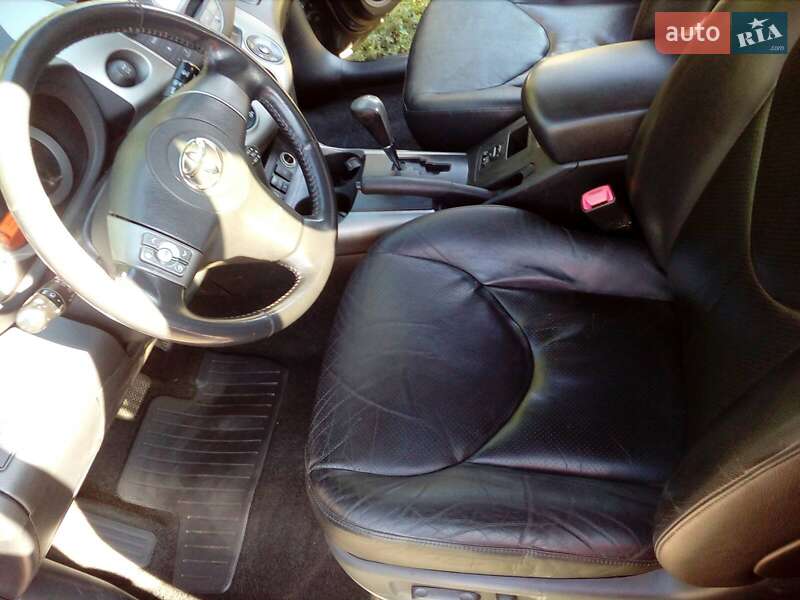 Внедорожник / Кроссовер Toyota RAV4 2007 в Чернигове
