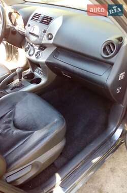 Внедорожник / Кроссовер Toyota RAV4 2007 в 