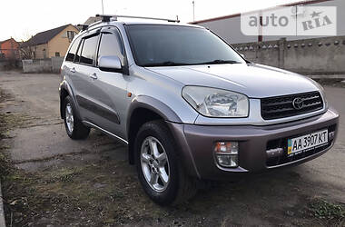 Внедорожник / Кроссовер Toyota RAV4 2001 в Киеве