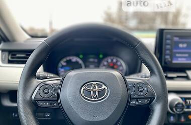 Внедорожник / Кроссовер Toyota RAV4 2019 в Днепре