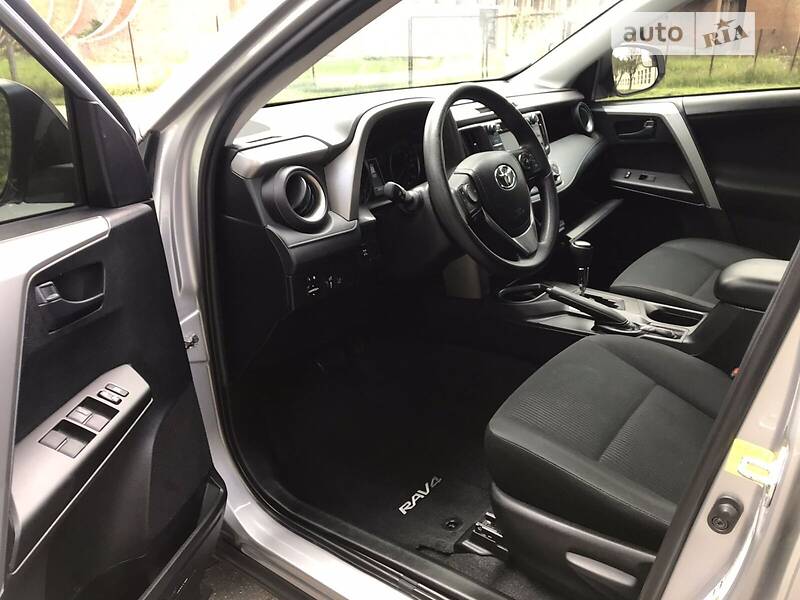 Внедорожник / Кроссовер Toyota RAV4 2017 в Черкассах