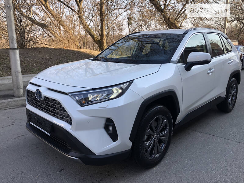 Внедорожник / Кроссовер Toyota RAV4 2022 в 