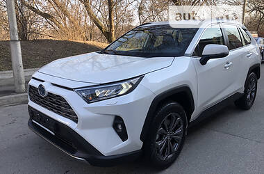 Внедорожник / Кроссовер Toyota RAV4 2022 в 