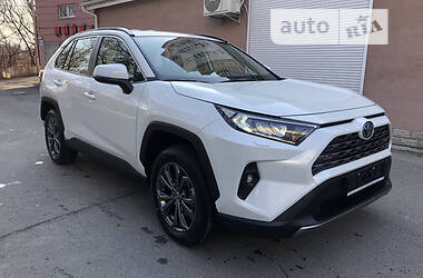 Внедорожник / Кроссовер Toyota RAV4 2022 в 