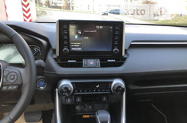 Внедорожник / Кроссовер Toyota RAV4 2022 в 