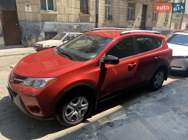 Універсал Toyota RAV4 2015 в Києві