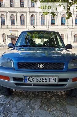 Позашляховик / Кросовер Toyota RAV4 1997 в Хмельницькому
