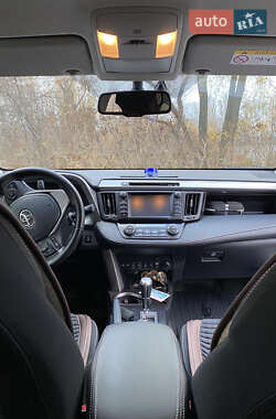 Позашляховик / Кросовер Toyota RAV4 2015 в Кременчуці