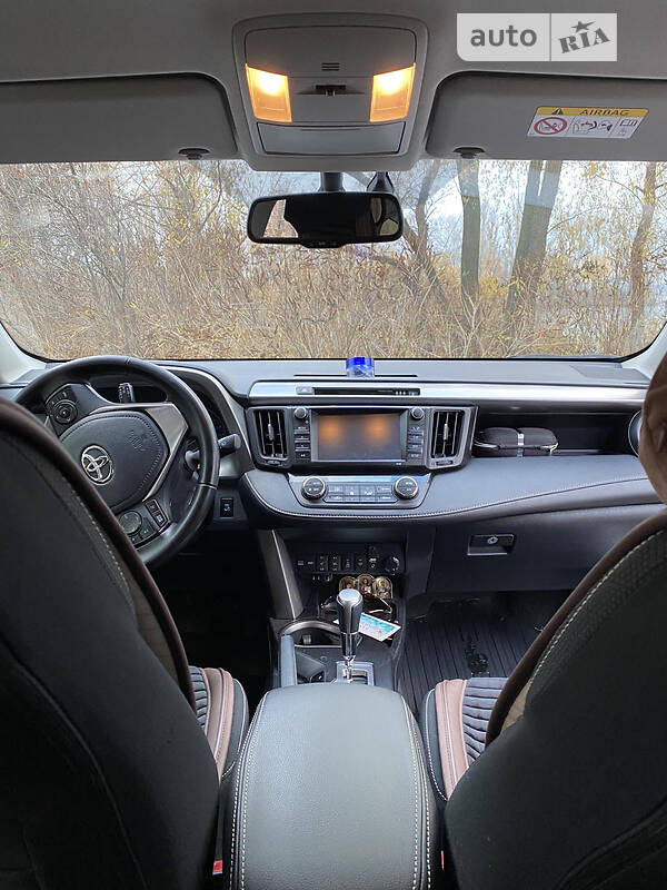Внедорожник / Кроссовер Toyota RAV4 2015 в Кременчуге