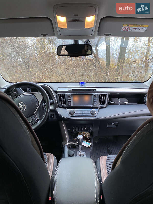 Позашляховик / Кросовер Toyota RAV4 2015 в Кременчуці