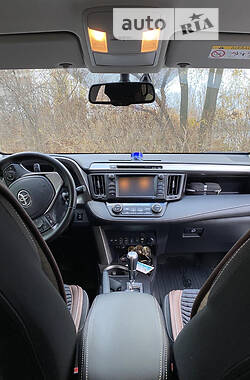 Позашляховик / Кросовер Toyota RAV4 2015 в Кременчуці