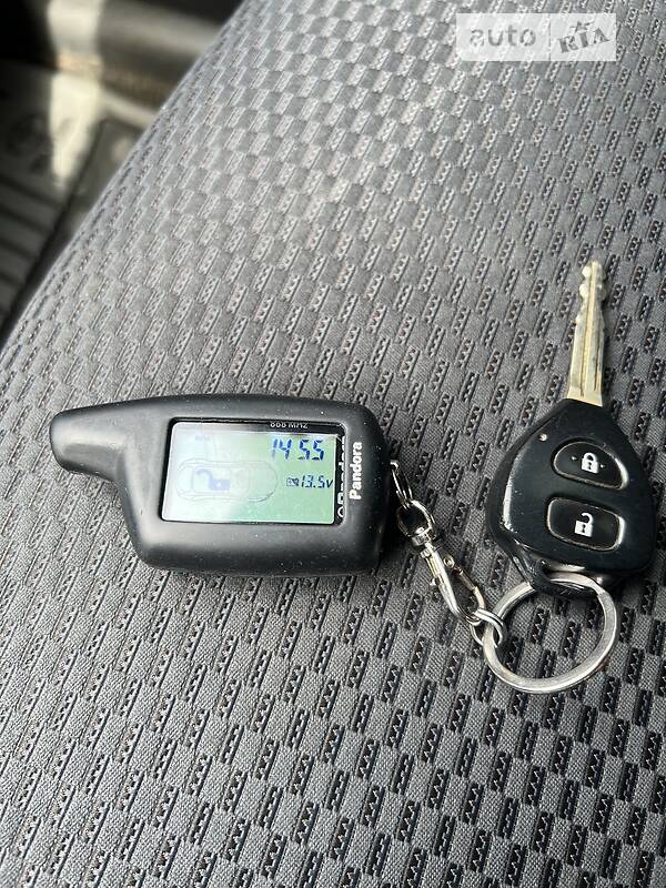 Позашляховик / Кросовер Toyota RAV4 2007 в Чернівцях