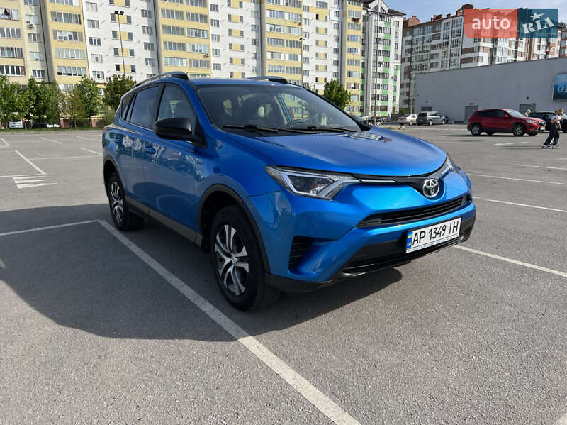Внедорожник / Кроссовер Toyota RAV4 2016 в Киеве