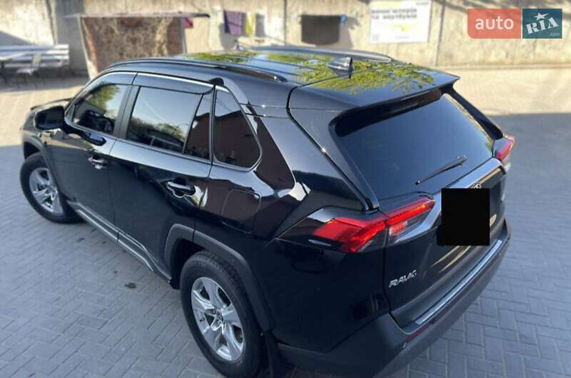 Внедорожник / Кроссовер Toyota RAV4 2021 в Чернигове