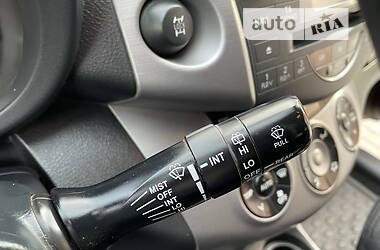 Внедорожник / Кроссовер Toyota RAV4 2008 в 