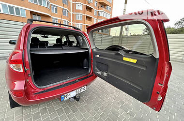 Внедорожник / Кроссовер Toyota RAV4 2008 в 