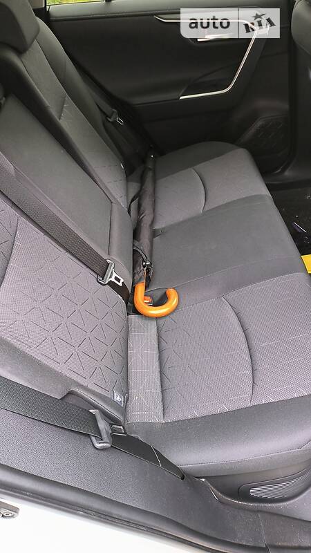 Внедорожник / Кроссовер Toyota RAV4 2020 в Киеве фото 10 Внедорожник / Кроссовер Toyota RAV4 2020 в Киеве