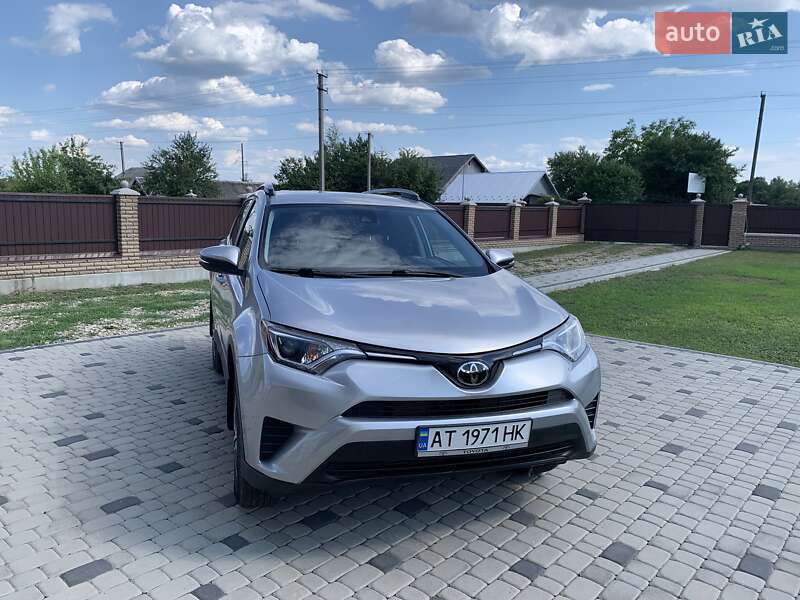 Позашляховик / Кросовер Toyota RAV4 2016 в Коломиї