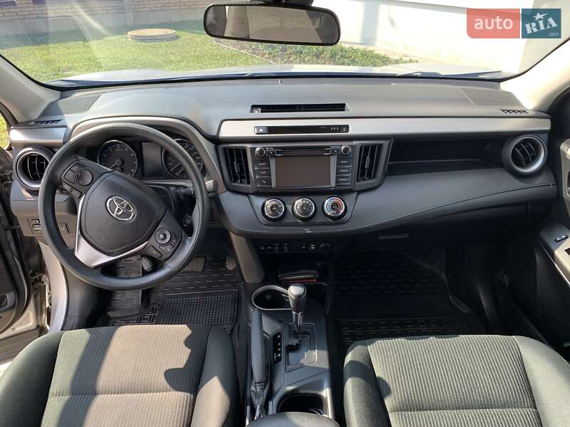 Позашляховик / Кросовер Toyota RAV4 2016 в Коломиї