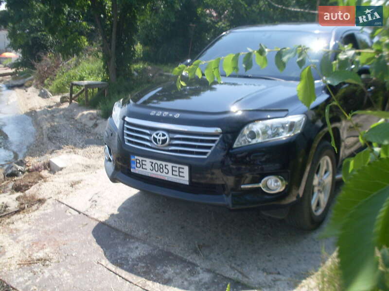 Внедорожник / Кроссовер Toyota RAV4 2010 в Николаеве