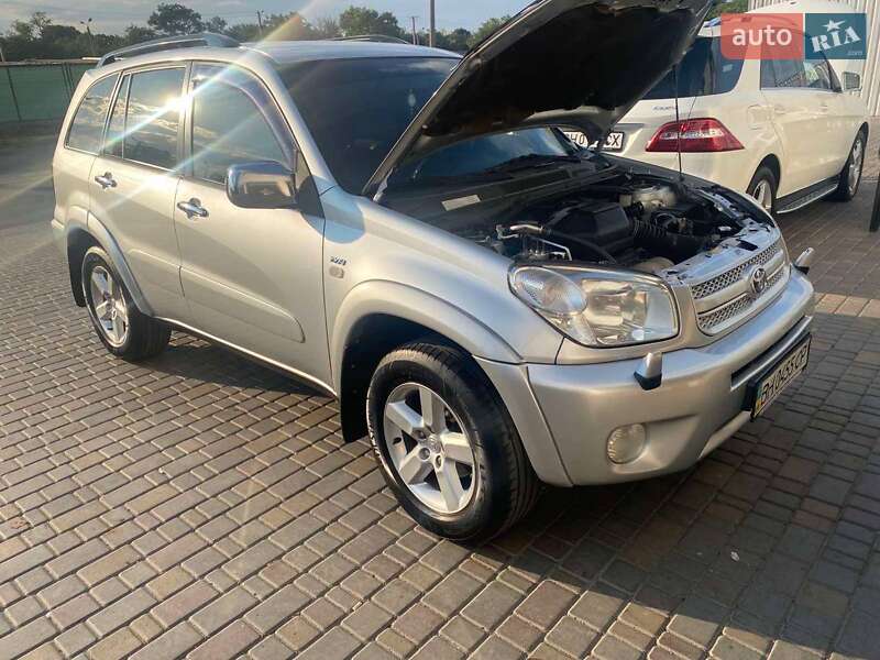 Позашляховик / Кросовер Toyota RAV4 2004 в Одесі