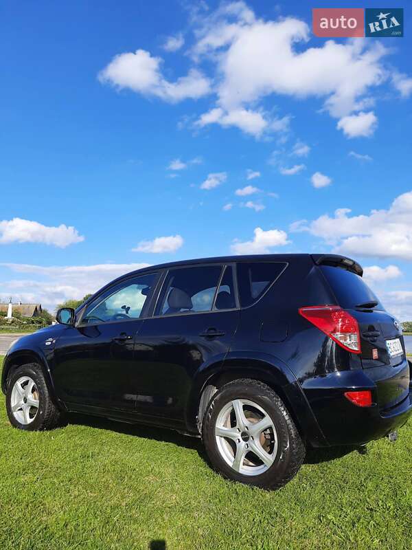 Позашляховик / Кросовер Toyota RAV4 2006 в Бродах