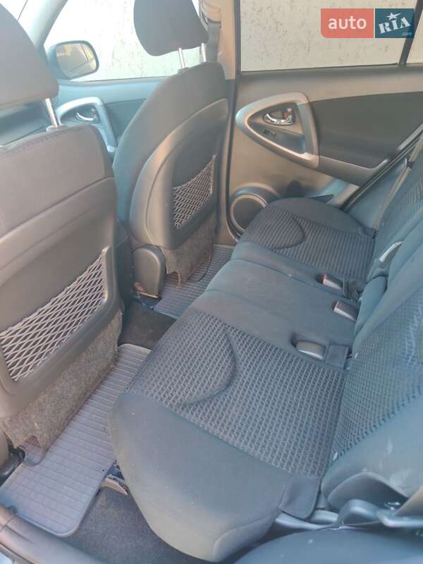 Позашляховик / Кросовер Toyota RAV4 2008 в Береговому