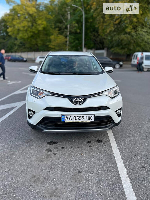 Універсал Toyota RAV4 2017 в Вінниці