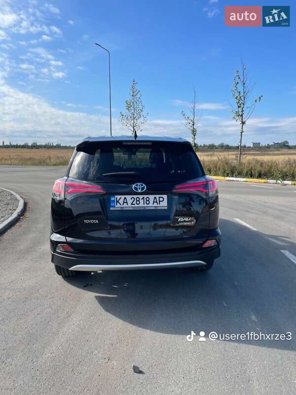 Внедорожник / Кроссовер Toyota RAV4 2016 в Ирпене