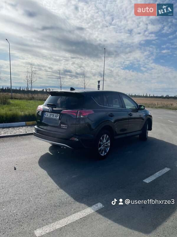 Внедорожник / Кроссовер Toyota RAV4 2016 в Ирпене