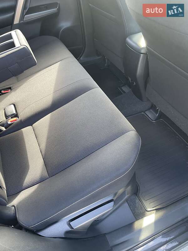 Внедорожник / Кроссовер Toyota RAV4 2016 в Ирпене