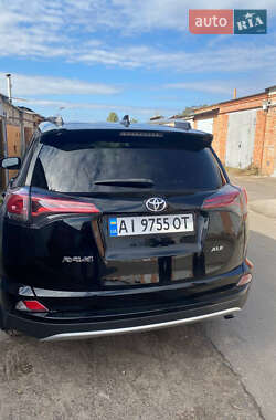 Позашляховик / Кросовер Toyota RAV4 2018 в Києві
