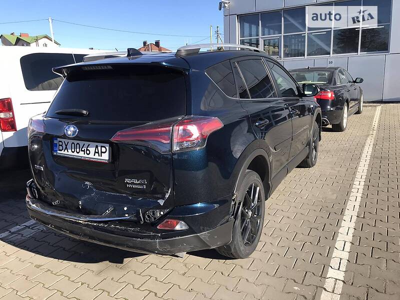 Внедорожник / Кроссовер Toyota RAV4 2018 в Хмельницком