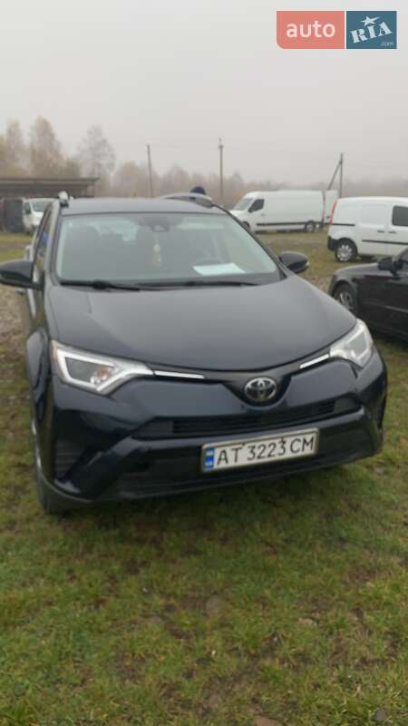 Внедорожник / Кроссовер Toyota RAV4 2017 в Ивано-Франковске фото 4 Внедорожник / Кроссовер Toyota RAV4 2017 в Ивано-Франковске