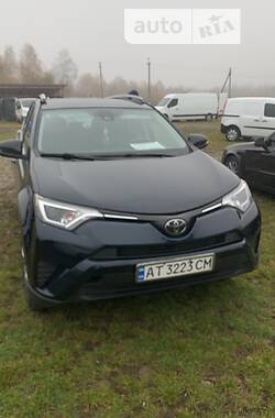 Внедорожник / Кроссовер Toyota RAV4 2017 в Ивано-Франковске