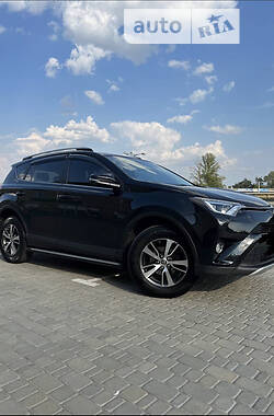 Внедорожник / Кроссовер Toyota RAV4 2016 в Броварах