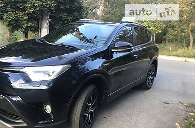 Внедорожник / Кроссовер Toyota RAV4 2017 в Киеве